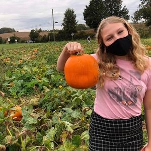 Meet your Posher, Lydia